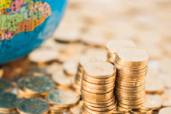 大宗商品综述：油价微跌 黄金再创新高 铜价保持稳定